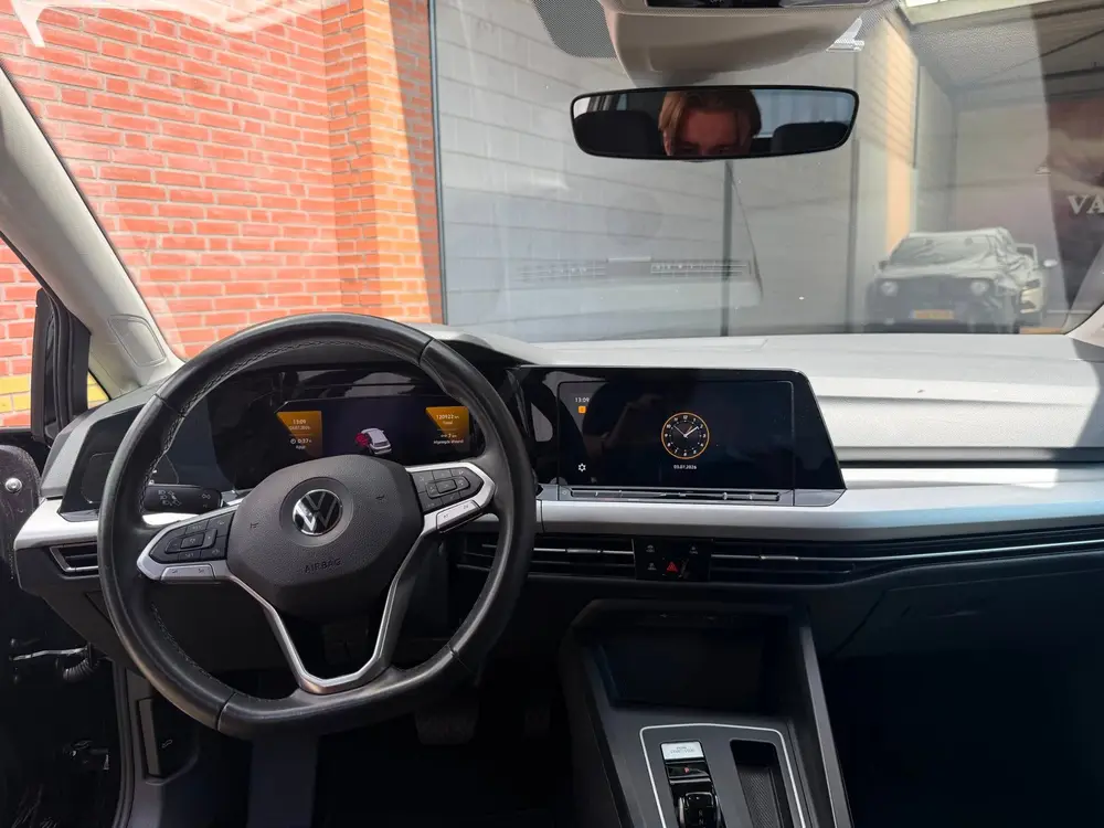 Volkswagen Golf Variant 1.0 eTSI Life Business uit 2021, foto 14