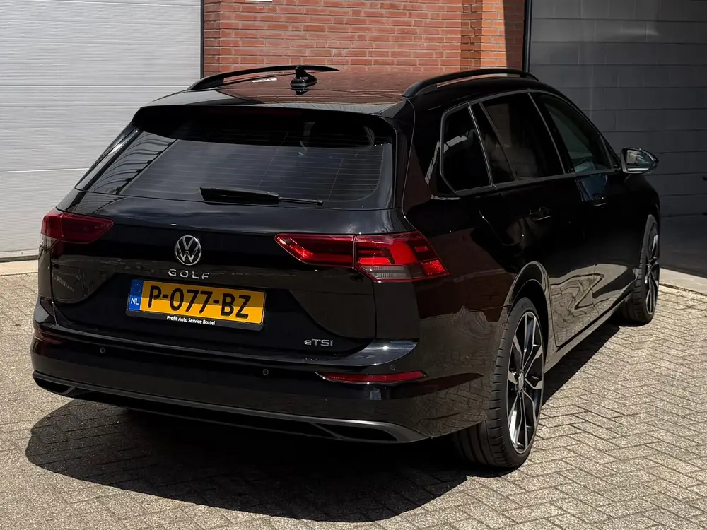 Volkswagen Golf Variant 1.0 eTSI Life Business uit 2021, foto 5