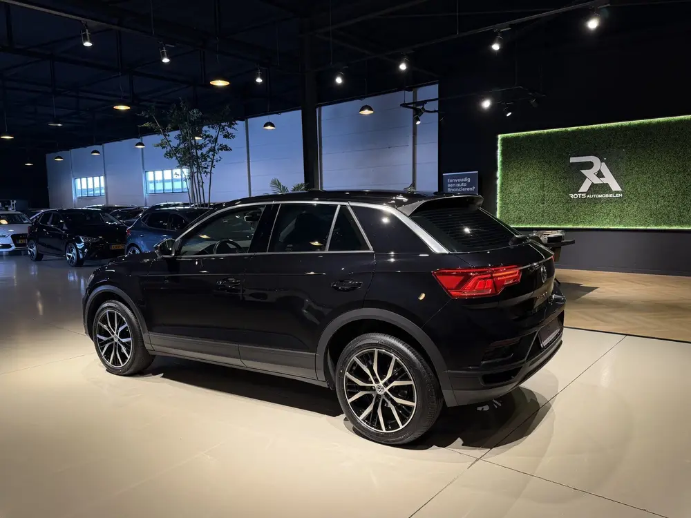 Volkswagen T-Roc 1.0 TSI Style Navi|Media|PDC|Lineast Zwart uit 2019, foto 14