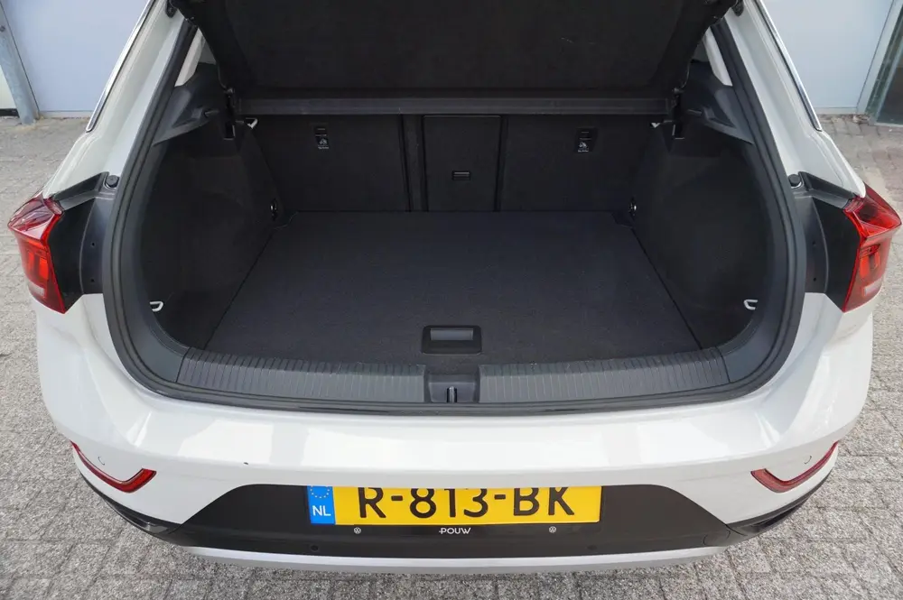 Volkswagen T-Roc 1.0 TSI 110pk Life | Navigatie | Applecarpl uit 2022, foto 19