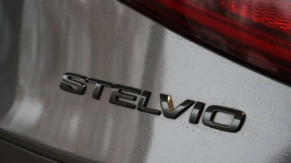 Alfa Romeo Stelvio 2.0 T AWD Veloce Lederen interieur delen uit 2021, foto 10
