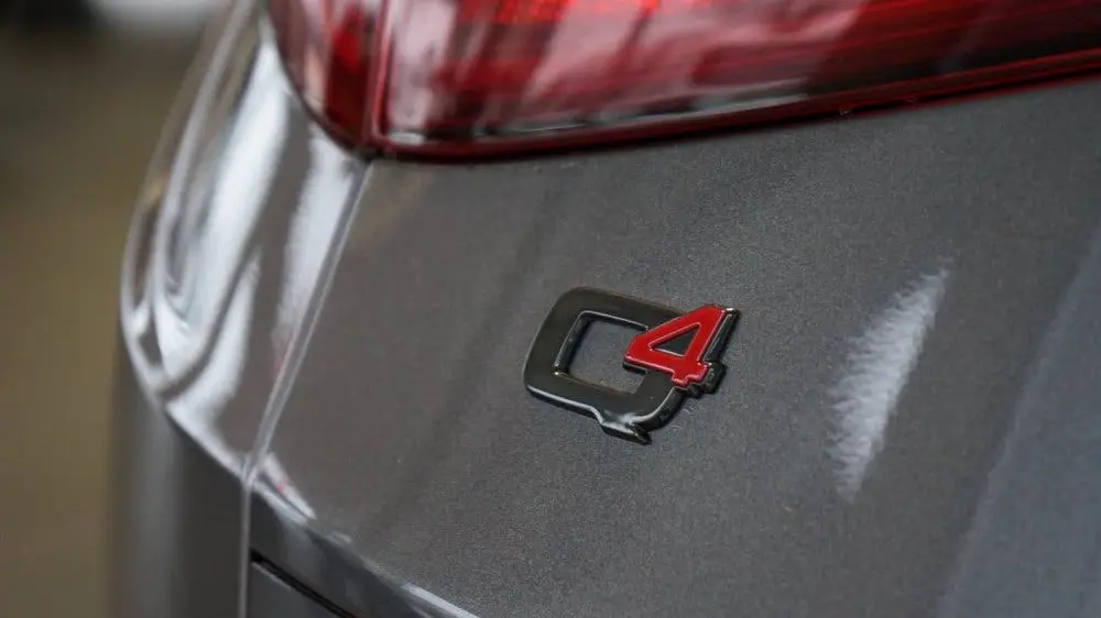Alfa Romeo Stelvio 2.0 T AWD Veloce Lederen interieur delen uit 2021, foto 11