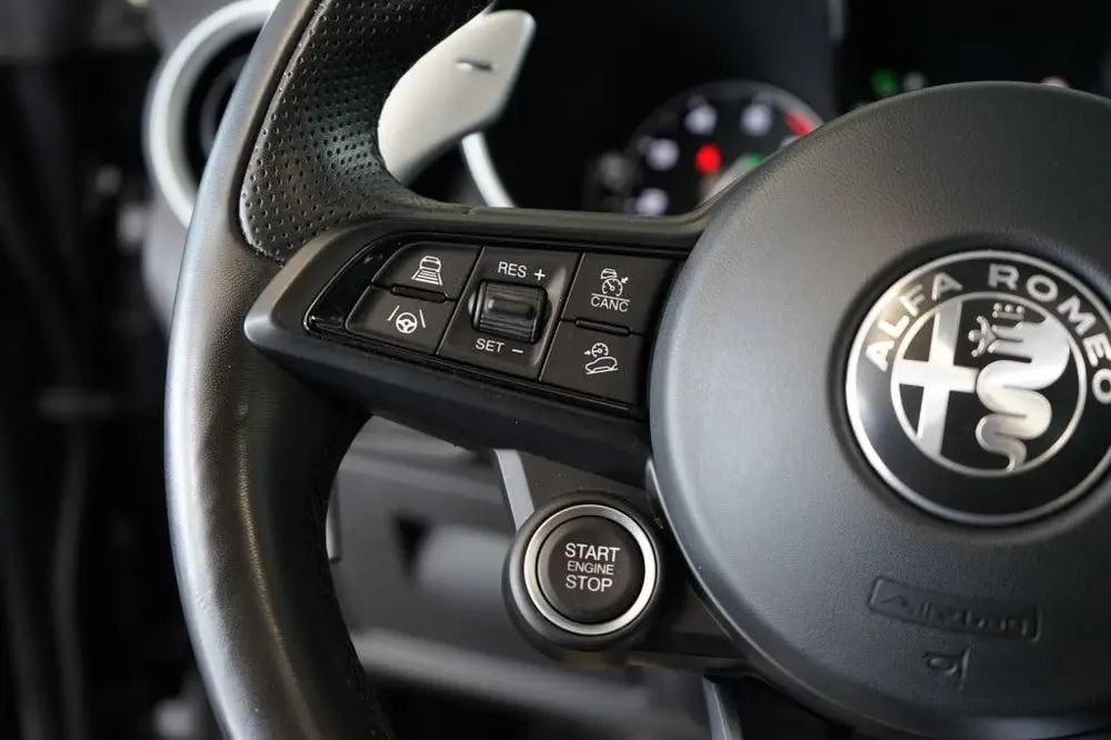 Alfa Romeo Stelvio 2.0 T AWD Veloce Lederen interieur delen uit 2021, foto 20
