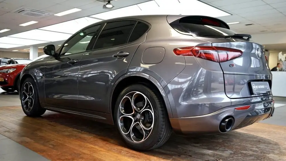 Alfa Romeo Stelvio 2.0 T AWD Veloce Lederen interieur delen uit 2021, foto 5