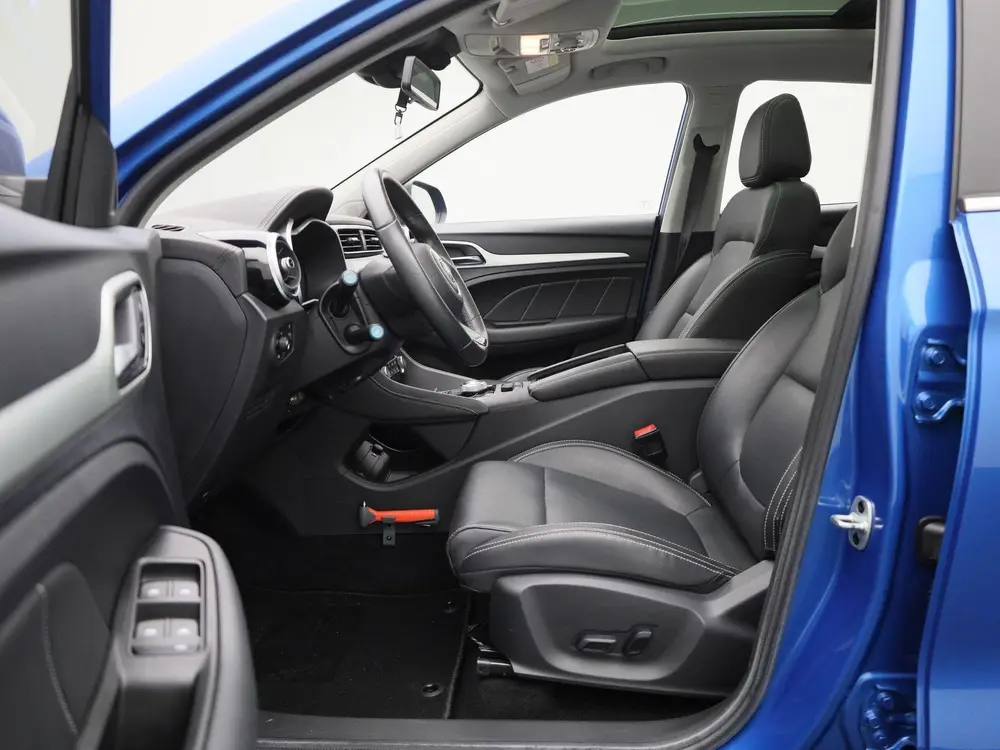 MG ZS EV Luxury 45 kWh | Panoramadak | Stoelverwarming | Led uit 2021, foto 13