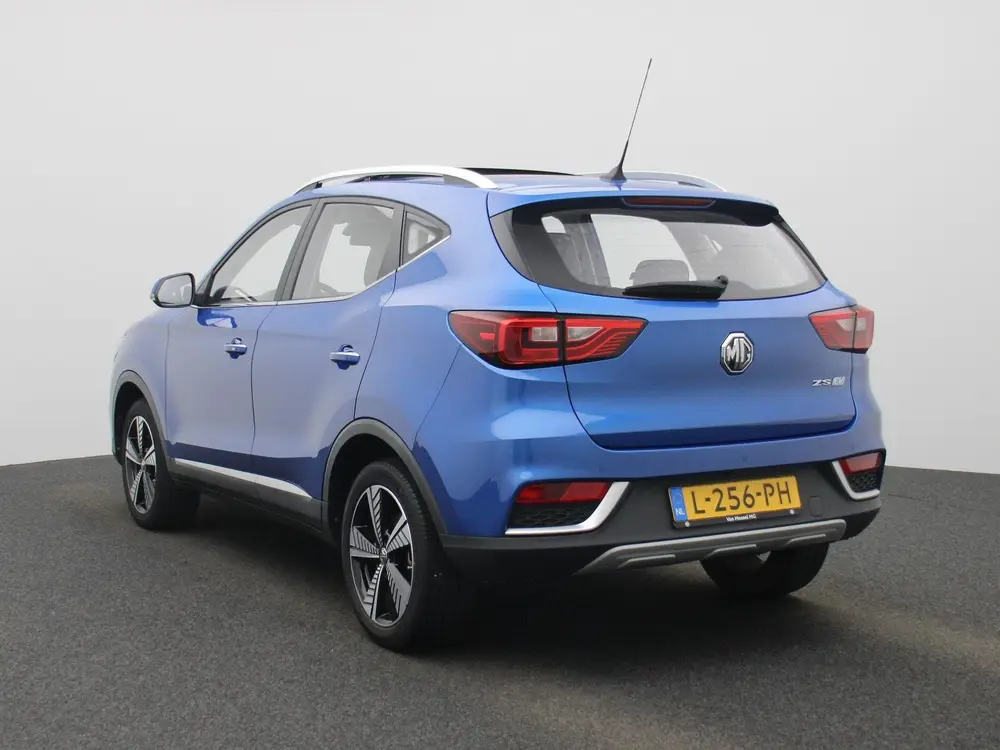 MG ZS EV Luxury 45 kWh | Panoramadak | Stoelverwarming | Led uit 2021, foto 4