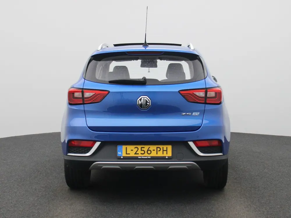 MG ZS EV Luxury 45 kWh | Panoramadak | Stoelverwarming | Led uit 2021, foto 7