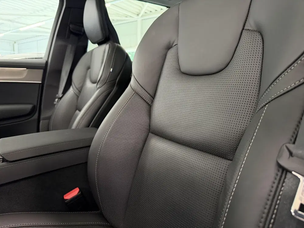 Volvo XC90 2.0 T8 Plug-in hybrid AWD Ultra Dark uit 2025, foto 10