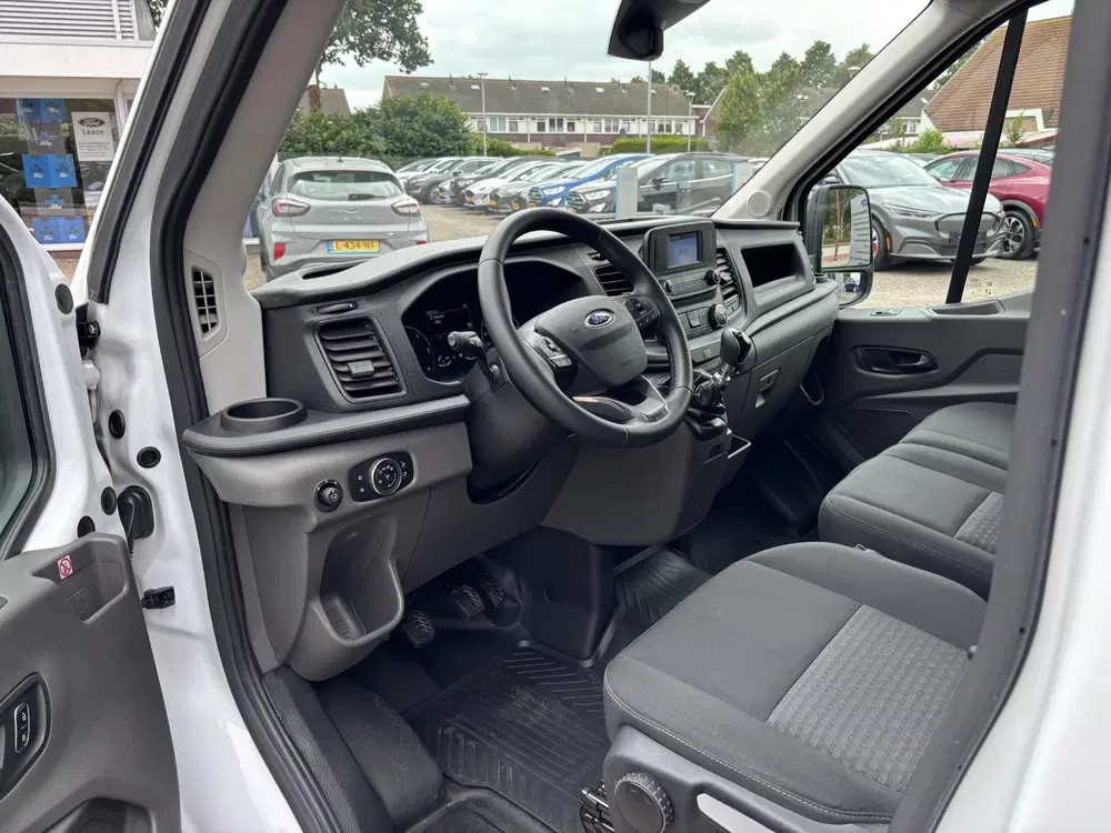 Ford Transit 350 2.0 TDCI L2H2 Trend uit 2024, foto 10