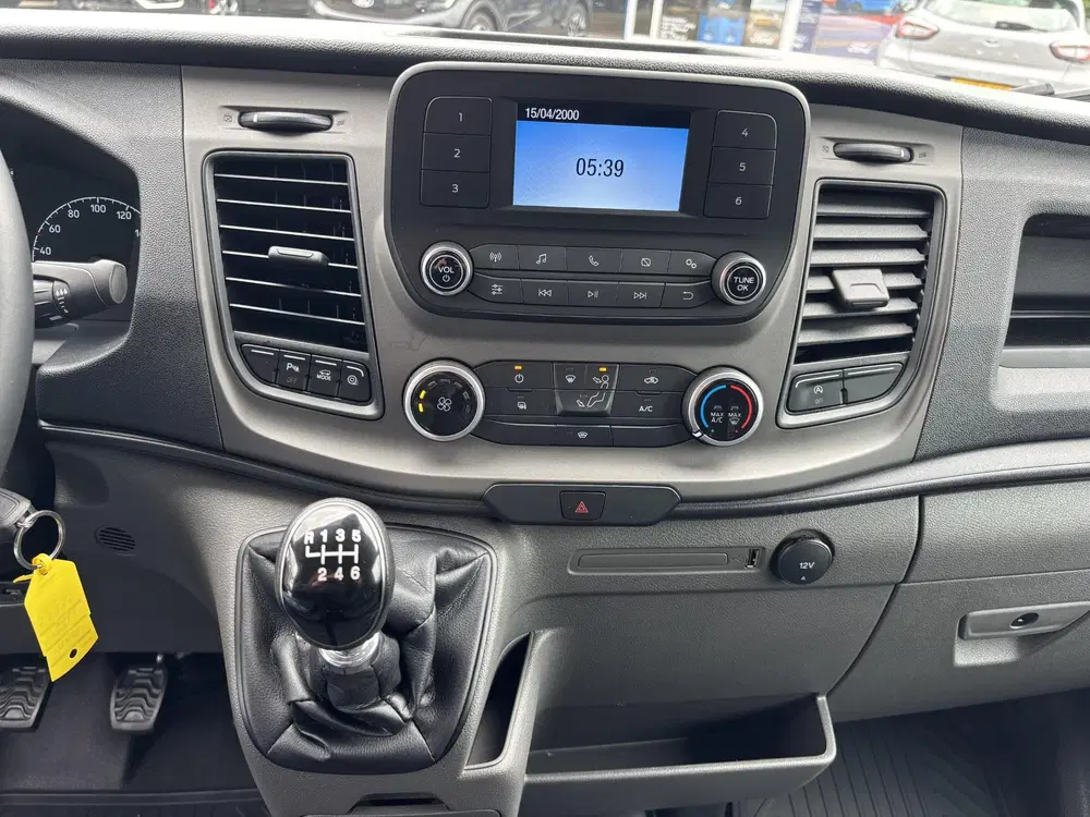 Ford Transit 350 2.0 TDCI L2H2 Trend uit 2024, foto 13