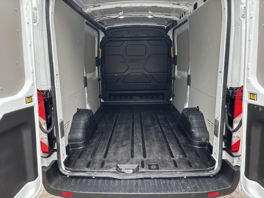 Ford Transit 350 2.0 TDCI L2H2 Trend uit 2024, foto 8