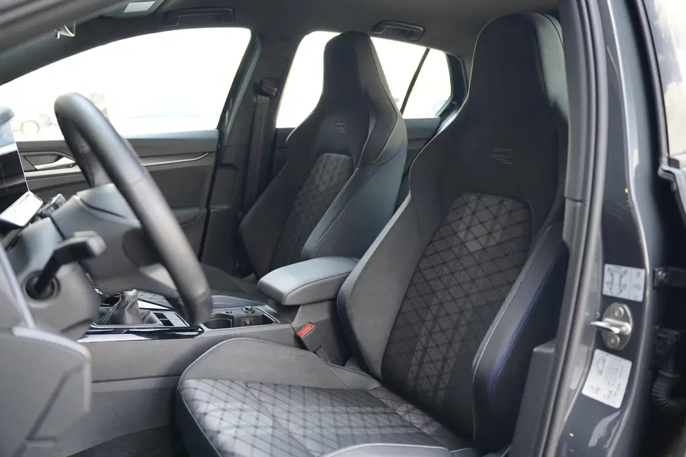 Volkswagen Golf 8.5 1.5 TSI 150PK 2x R-line Facelift Led ACC uit 2024, foto 4