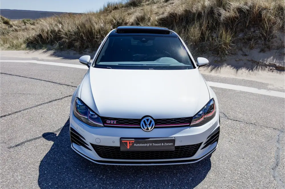 Volkswagen Golf 2.0 TSI GTI Performance Panoramadak/Adaptive uit 2019, foto 5