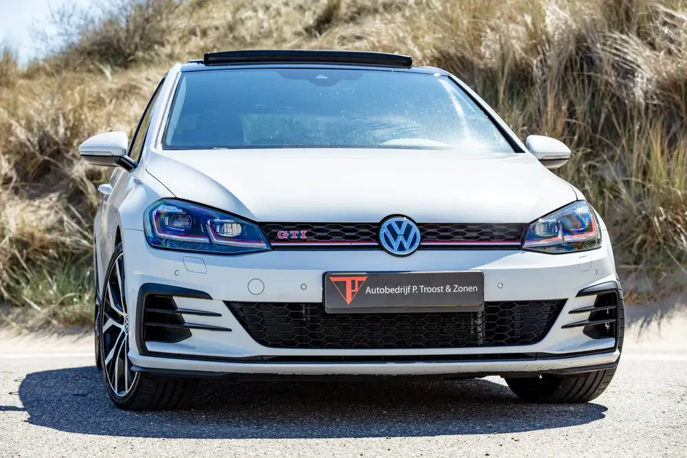 Volkswagen Golf 2.0 TSI GTI Performance Panoramadak/Adaptive uit 2019, foto 7