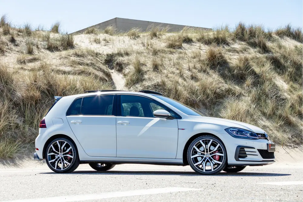 Volkswagen Golf 2.0 TSI GTI Performance Panoramadak/Adaptive uit 2019, foto 8