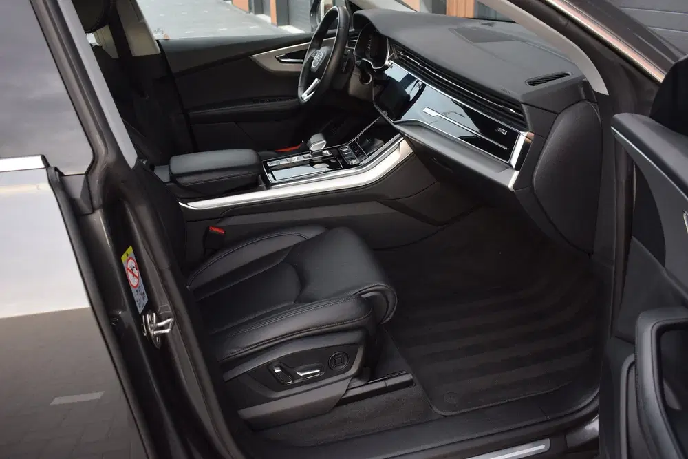 Audi Q8 55 TFSI e Quattro uit 2021, foto 11