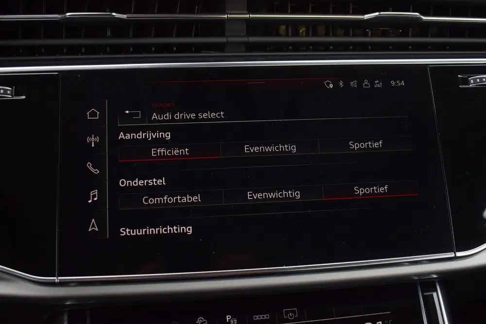 Audi Q8 55 TFSI e Quattro uit 2021, foto 18