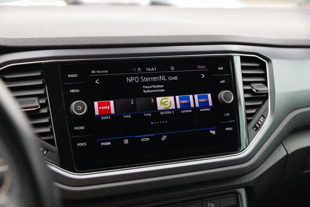 Volkswagen T-Roc Cabrio 1.5 TSI R-Line ACC VIRTUAL COCKPIT S uit 2021, foto 20