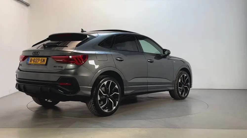 Audi Q3 40 TFSI Quattro S Edition Panoramadak Lede uit 2022, foto 3