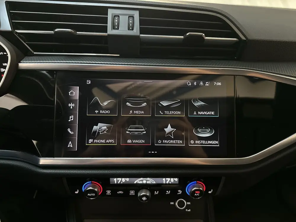 Audi Q3 40 TFSI Quattro S Edition Panoramadak Lede uit 2022, foto 9