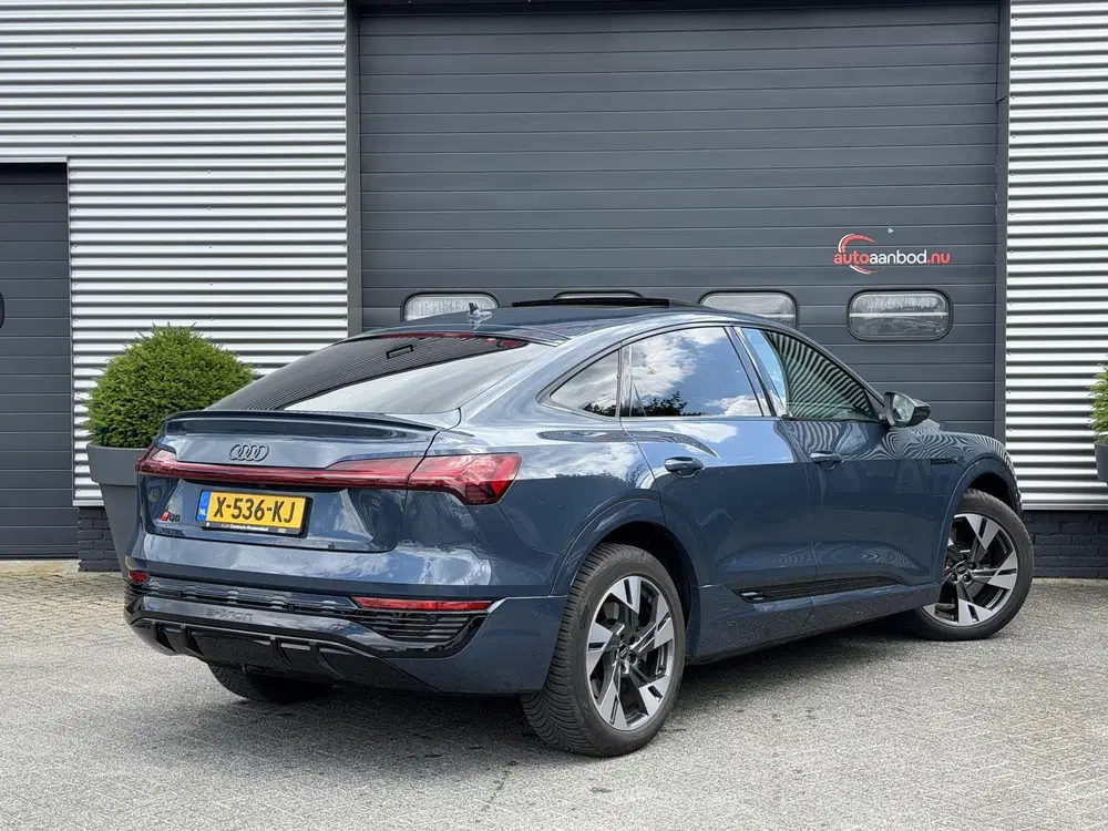 Audi Q8 55 quattro S Edition Competition 11 uit 2023, foto 2