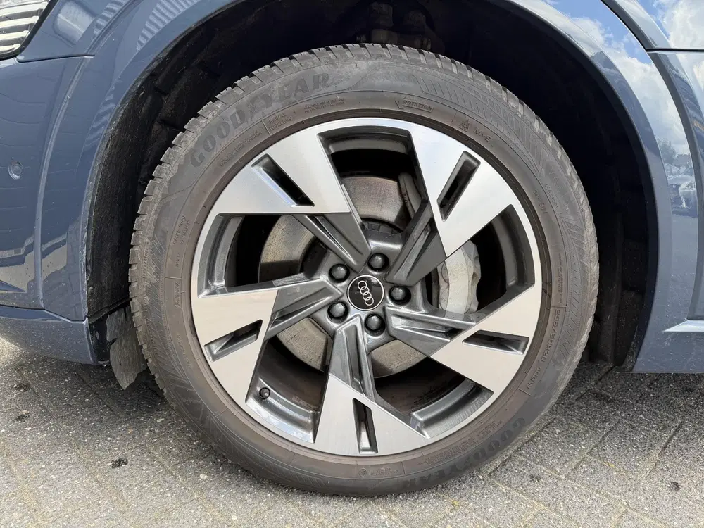 Audi Q8 55 quattro S Edition Competition 11 uit 2023, foto 9