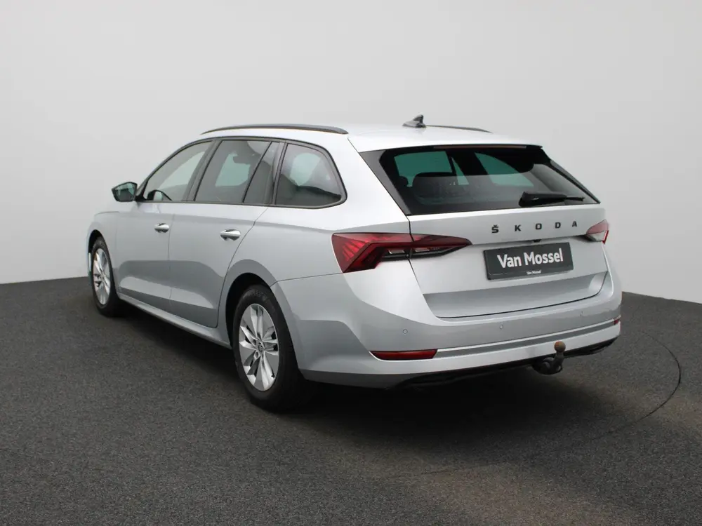 Skoda Octavia 2.0 CRTDI 110kW DSG7 Clever uit 2023, foto 2