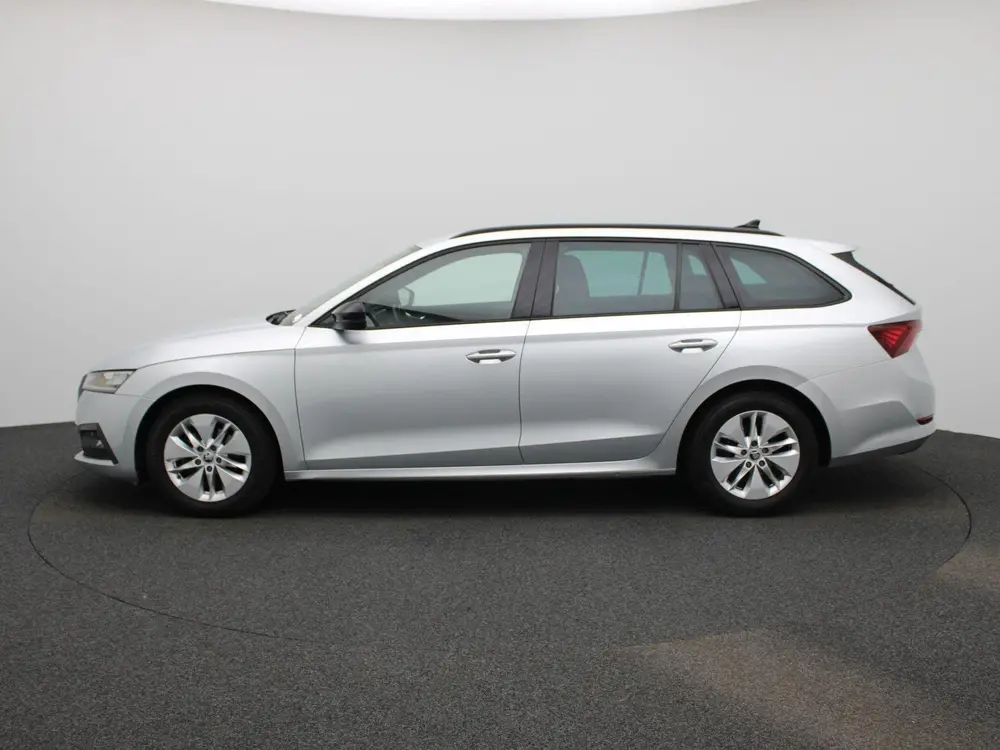 Skoda Octavia 2.0 CRTDI 110kW DSG7 Clever uit 2023, foto 4
