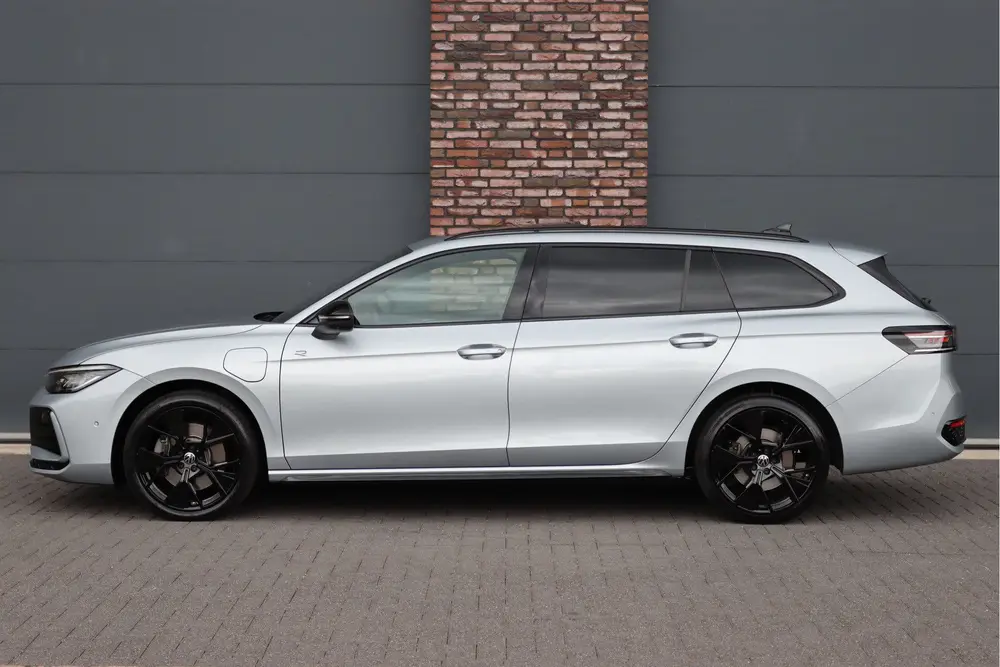 Volkswagen Passat Variant 1.5 eHybrid R-Line Edition | ACC | uit 2024, foto 9