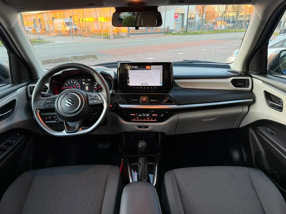Suzuki Swift 1.2 Style Smart Hybrid AUT uit 2025, foto 2