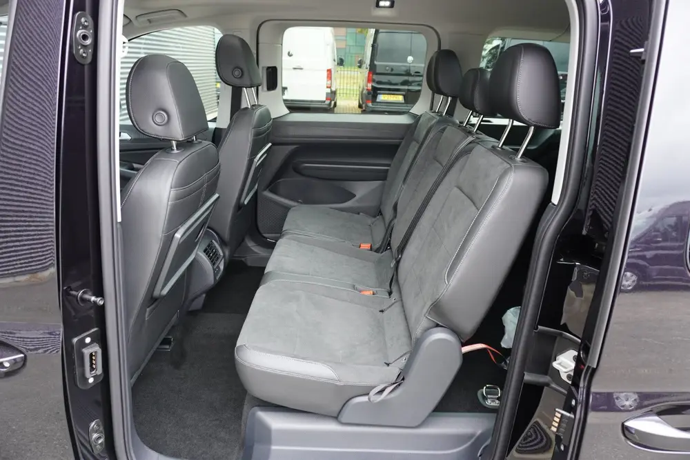 Volkswagen Caddy Maxi L2 150pk Plug-in Hybride Style Trekhaa uit 2026, foto 11