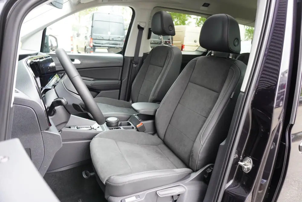 Volkswagen Caddy Maxi L2 150pk Plug-in Hybride Style Trekhaa uit 2026, foto 12