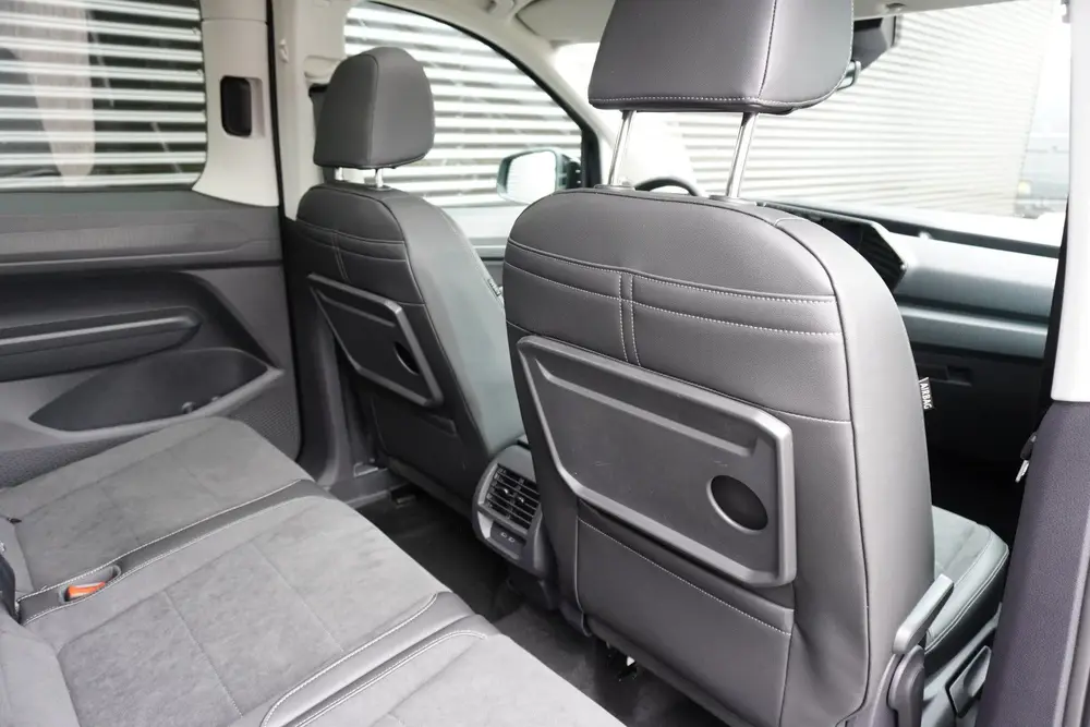 Volkswagen Caddy Maxi L2 150pk Plug-in Hybride Style Trekhaa uit 2026, foto 5