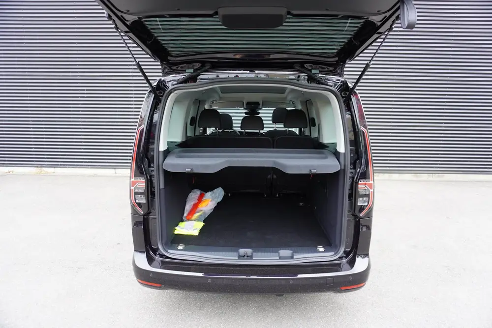 Volkswagen Caddy Maxi L2 150pk Plug-in Hybride Style Trekhaa uit 2026, foto 8