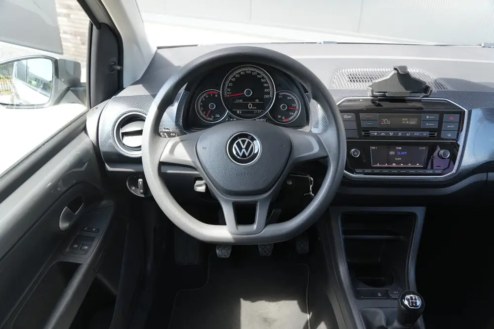 Volkswagen Up! 1.0 - Cruise - Camera - PDC - Bluetooth - DAB uit 2022, foto 2