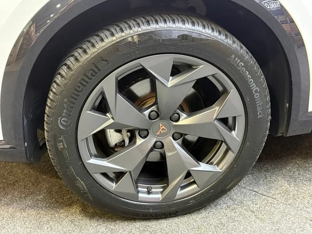 Cupra Formentor 1.5 TSI e-Hybrid Business Black-line 360 cam uit 2025, foto 2