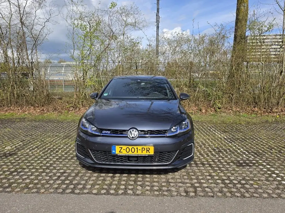 Volkswagen Golf 7.5 GTE 204pk DSG 2020 Blauw uit 2020, foto 2