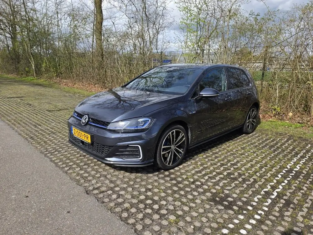 Volkswagen Golf 7.5 GTE 204pk DSG 2020 Blauw uit 2020, foto 6