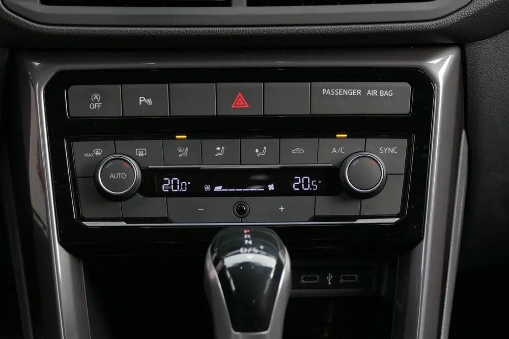 Volkswagen T-Cross 1.0 TSI Style Automaat | Virtual Cockpit uit 2021, foto 9