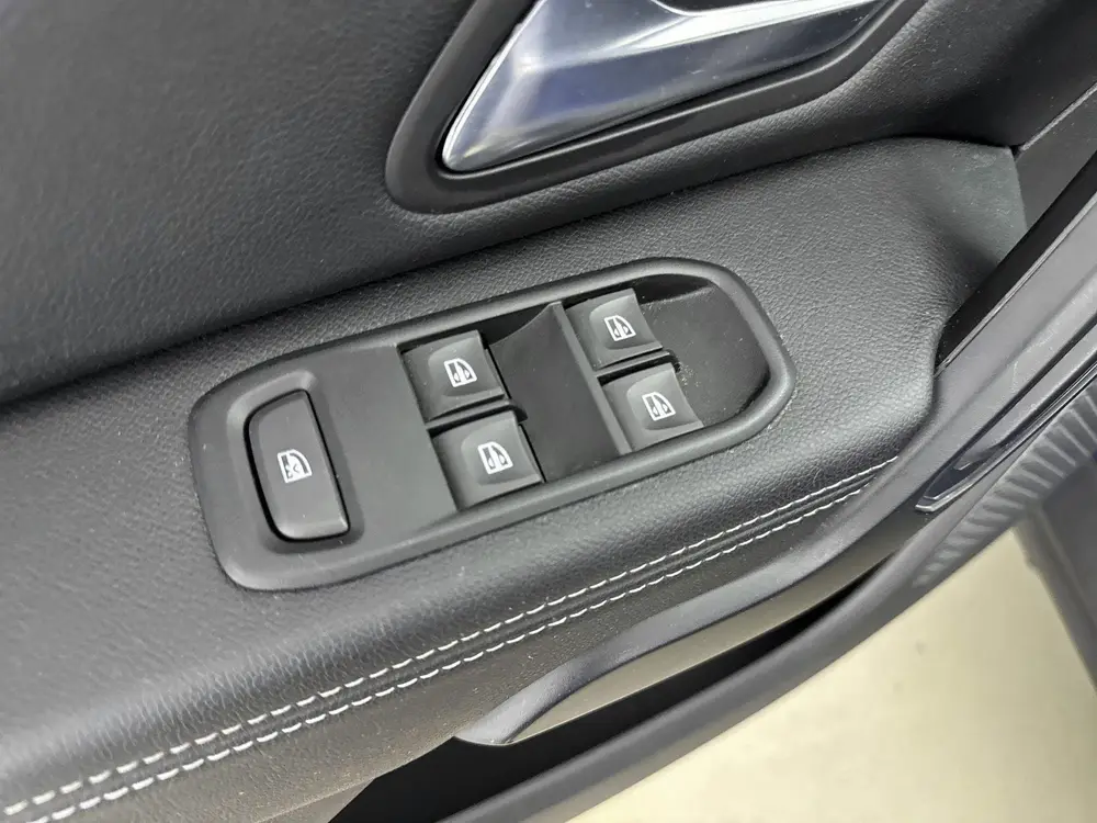 Dacia Duster 1.3 TCe Prestige 130PK | Navigatie | Keyless En uit 2021, foto 20