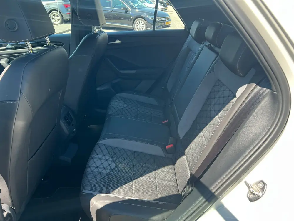 Volkswagen T-Roc 1.0 TSI R-Line virtual cockpit, stoelverw uit 2024, foto 20