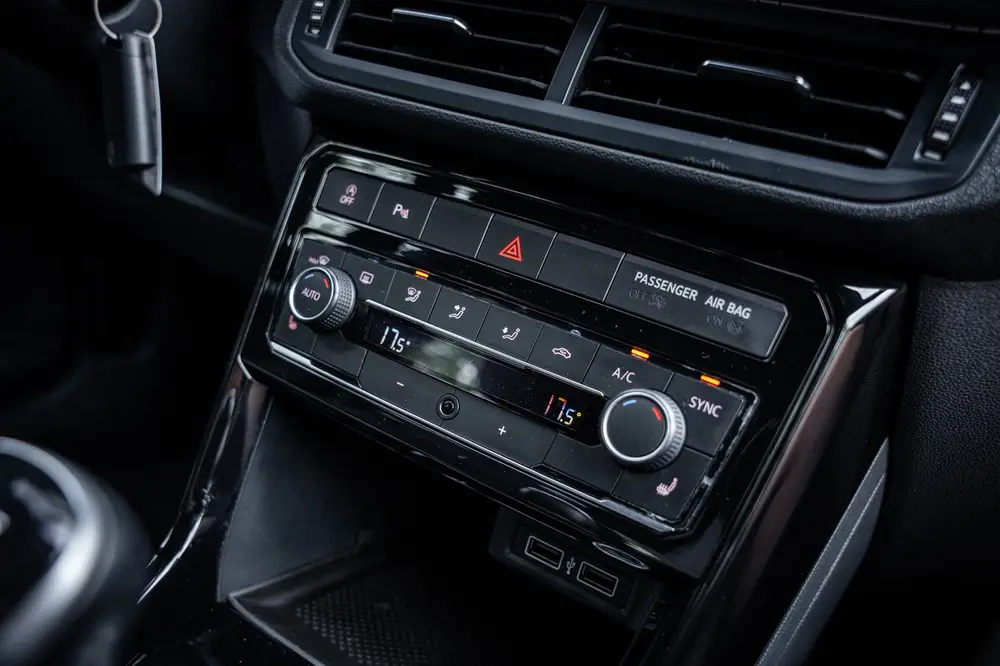 Volkswagen T-Cross 1.0 TSI 116pk R-line | LED | Carplay | Ca uit 2019, foto 17
