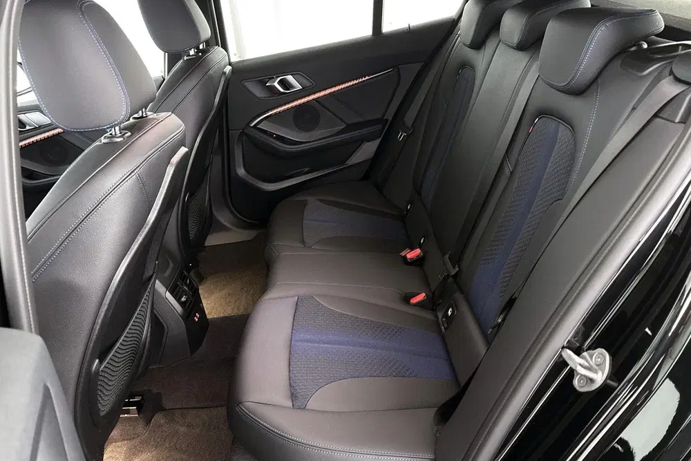 BMW 1-serie 120i Business Edition Automaat M Sport Sto uit 2022, foto 8