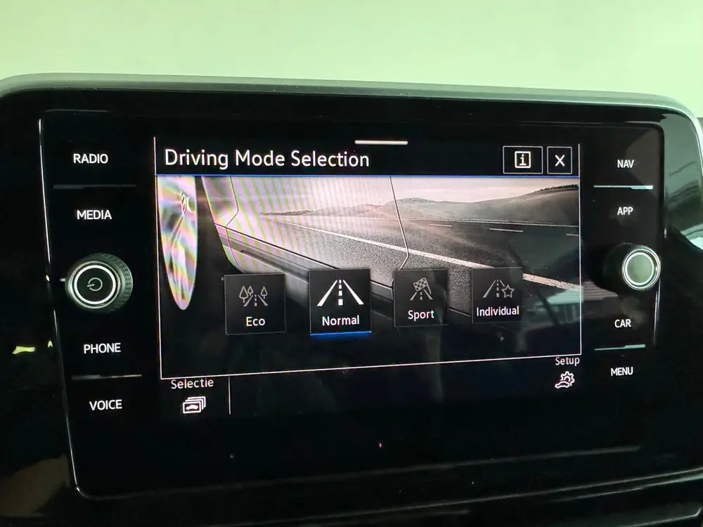 Volkswagen T-Roc 1.5 TSI Life Keyless|Front Assist|Camera|La uit 2024, foto 16