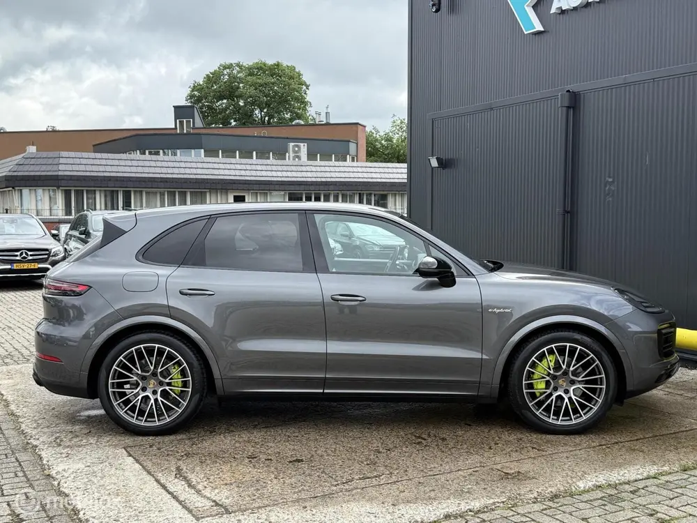 Porsche Cayenne 3.0 E-Hybrid SPORT DESIGN uit 2020, foto 10