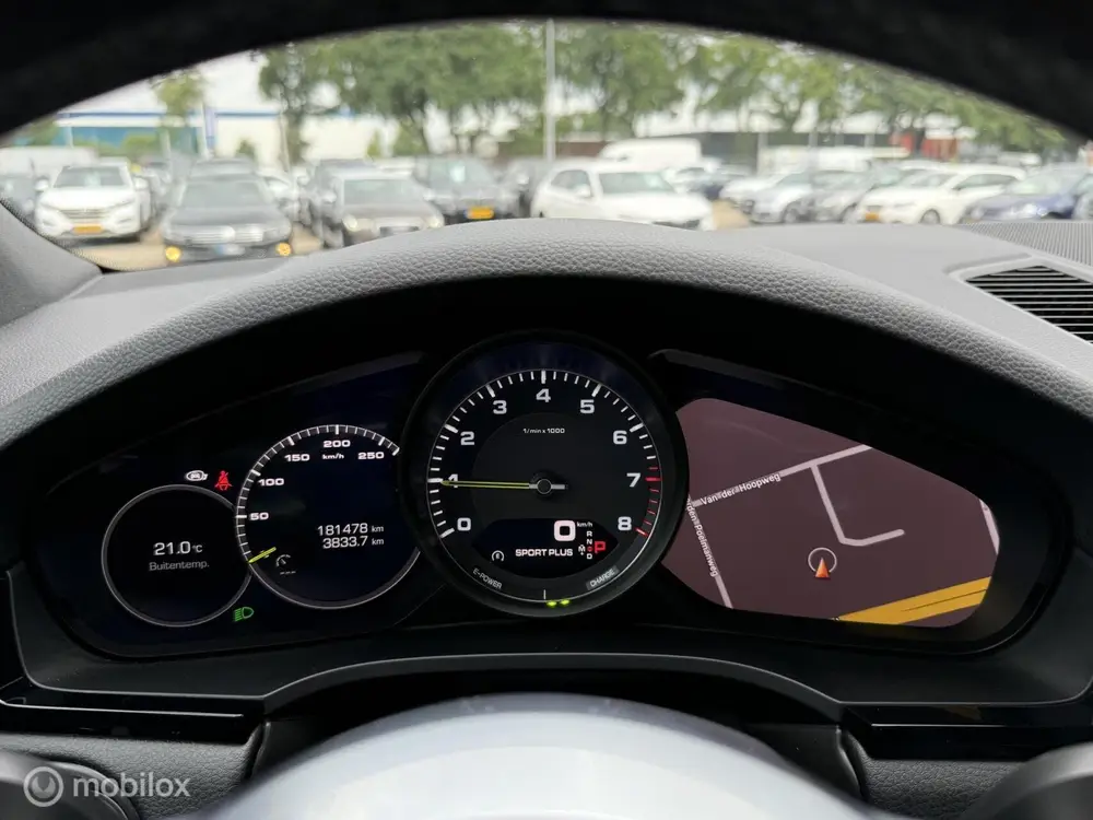 Porsche Cayenne 3.0 E-Hybrid SPORT DESIGN uit 2020, foto 16