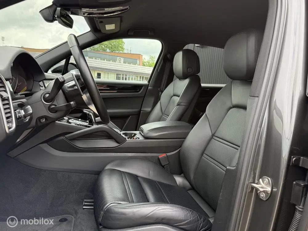 Porsche Cayenne 3.0 E-Hybrid SPORT DESIGN uit 2020, foto 4