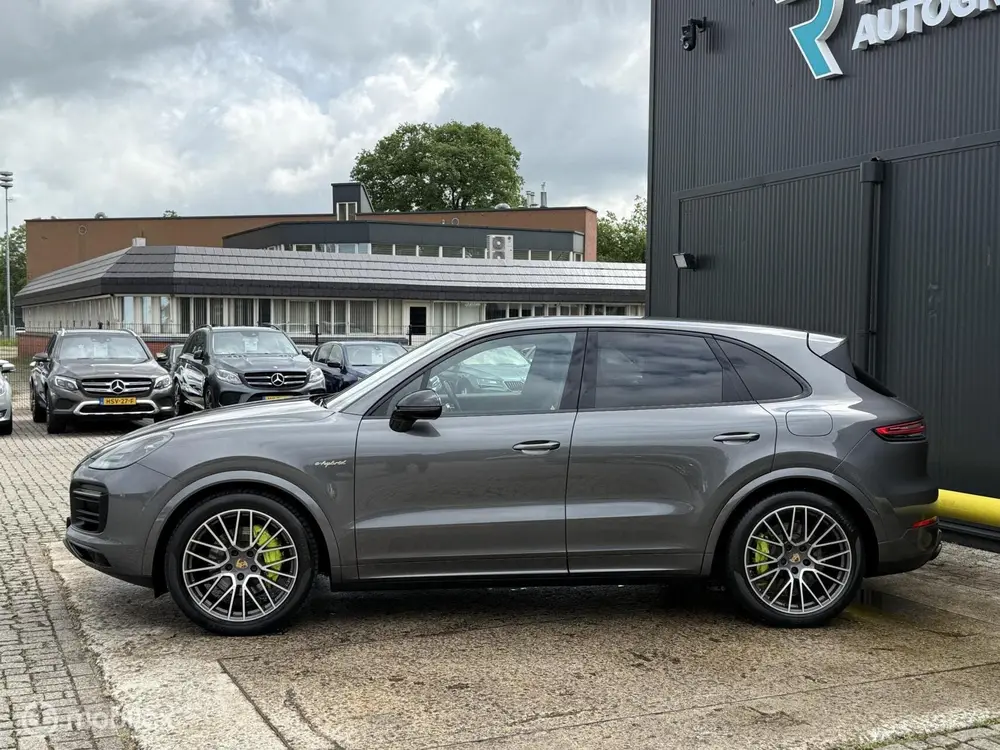 Porsche Cayenne 3.0 E-Hybrid SPORT DESIGN uit 2020, foto 8