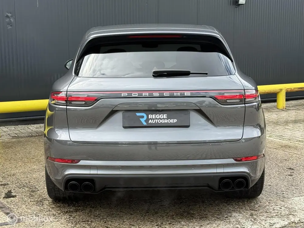 Porsche Cayenne 3.0 E-Hybrid SPORT DESIGN uit 2020, foto 9