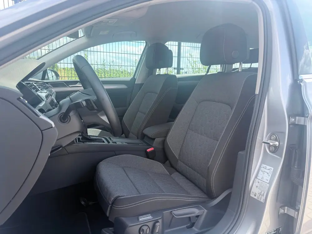 Volkswagen Passat Variant 1.5 TSI Business | Carplay | PDC | uit 2022, foto 13